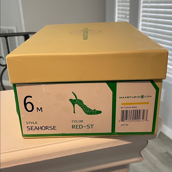 Max Studio Seahorse Red Strappy Heels - Picture 3 of 11